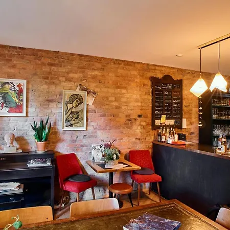 Beautiful Park For 4 Guests